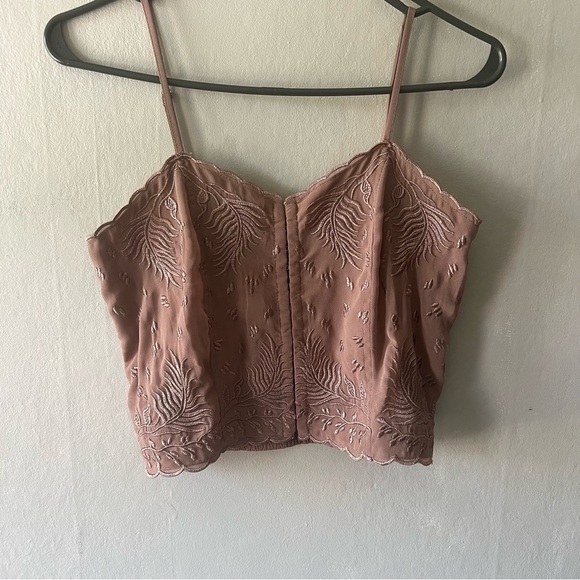 🛍️Red By BKE Dusty Pink Embroidered Tank Top Size Small NWT - Picture 4 of 12